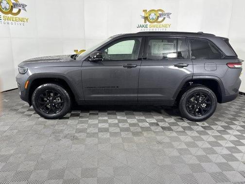 2025 Jeep Grand Cherokee Laredo