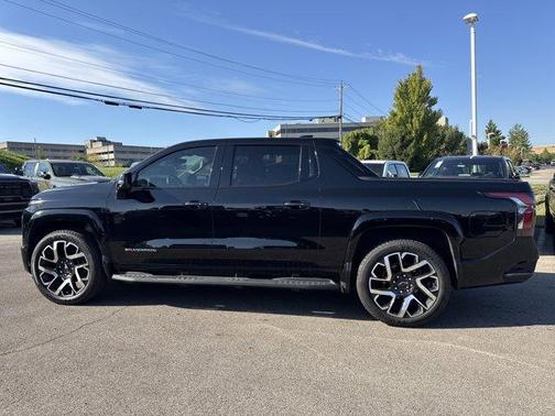 2024 Chevrolet Silverado EV RST