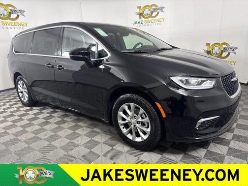 Diamond Black 2026 Chrysler Pacifica Limited