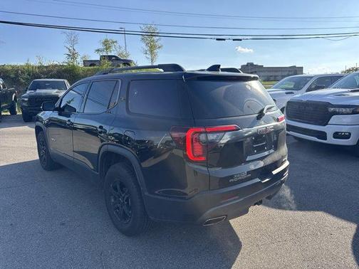 2022 GMC Acadia AT4