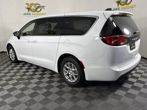 2026 Chrysler Voyager LX