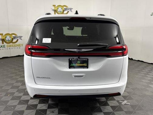 2026 Chrysler Pacifica Pinnacle