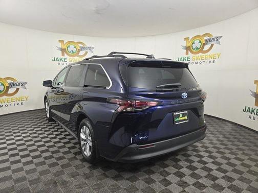 2025 Toyota Sienna XLE