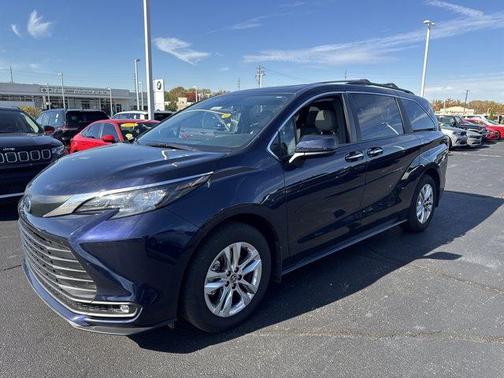 2025 Toyota Sienna XLE