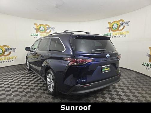 2025 Toyota Sienna XLE