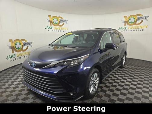 2025 Toyota Sienna XLE
