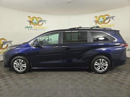 2025 Toyota Sienna XLE