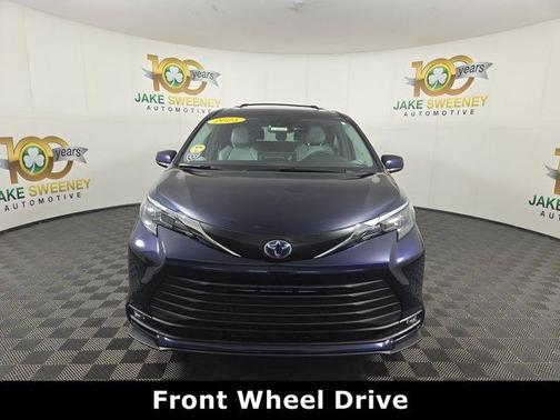 2025 Toyota Sienna XLE