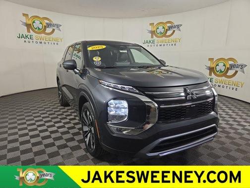 Graphite Gray 2025 Mitsubishi Outlander SE