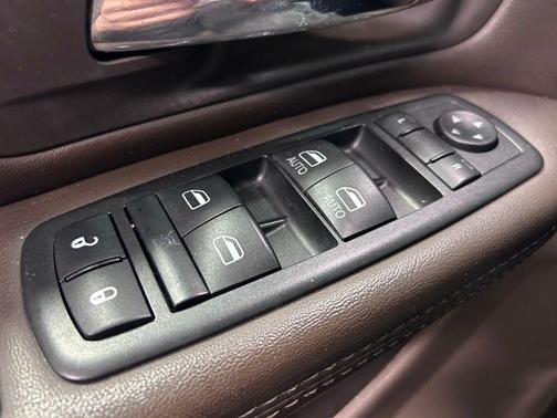 True Blue Pearlcoat 2016 Chrysler Town & Country Touring