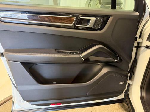 White 2023 Porsche Cayenne Platinum Edition