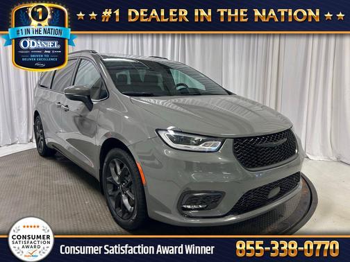 Ceramic Gray Clearcoat 2023 Chrysler Pacifica Touring L