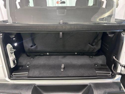 Bright White Clearcoat 2024 Jeep Wrangler Sport