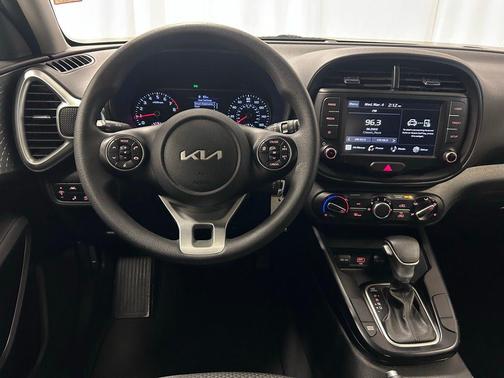 Snow White Pearl 2022 Kia Soul LX