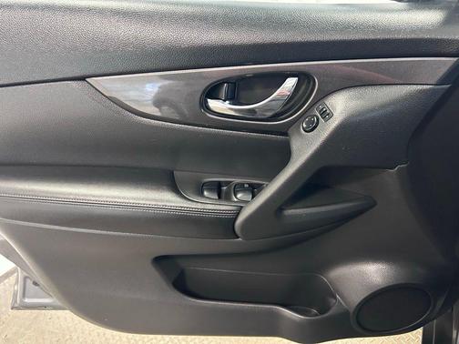 Gun Metallic 2017 Nissan Rogue S