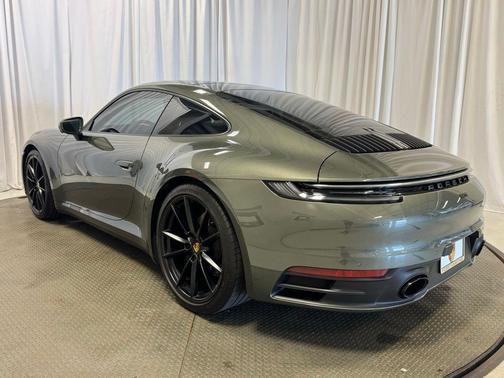 Aventurine Green Metallic 2024 Porsche 911 Carrera