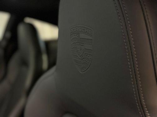 Aventurine Green Metallic 2024 Porsche 911 Carrera