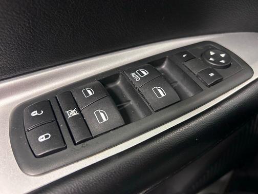 Bright Silver Metallic Clearcoat 2013 Dodge Journey SXT