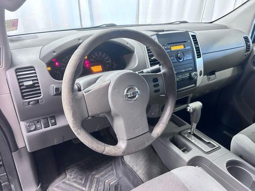 Storm Gray Metallic 2009 Nissan Frontier SE Crew Cab