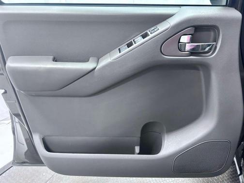 Storm Gray Metallic 2009 Nissan Frontier SE Crew Cab