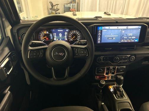 Bright White Clearcoat 2026 Jeep Wrangler Rubicon