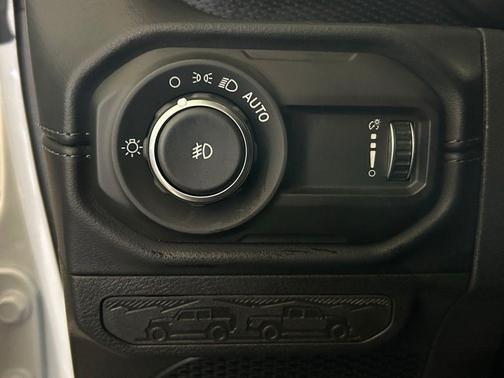 Bright White Clearcoat 2026 Jeep Wrangler Rubicon