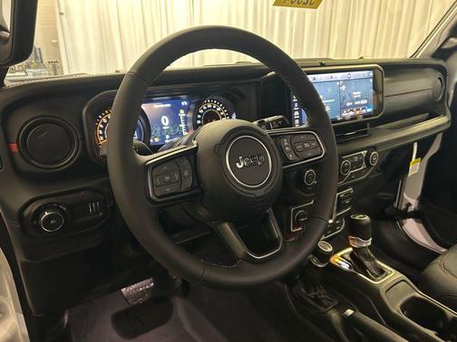 Bright White Clearcoat 2026 Jeep Wrangler Rubicon