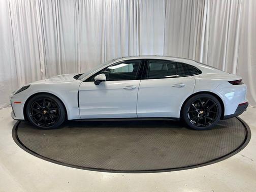Ice Gray Metallic 2026 Porsche Panamera 4