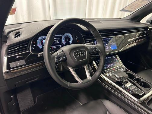 Samurai Gray Metallic 2025 Audi Q7 55 Premium Plus