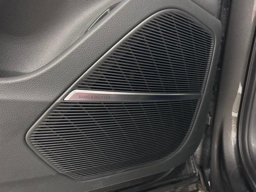 Samurai Gray Metallic 2025 Audi Q7 55 Premium Plus