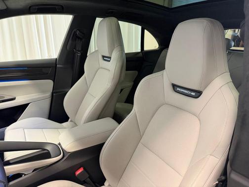 Slate Grey Neo 2025 Porsche Macan Macan Electric Turbo
