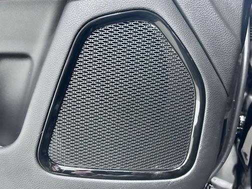 Diamond Black Crystal Pearlcoat 2026 Jeep Compass Limited