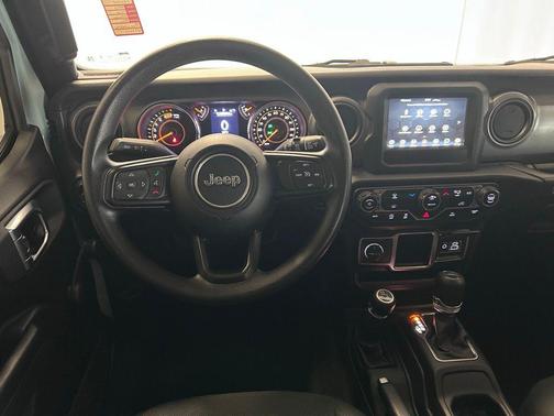 Earl Clearcoat 2023 Jeep Wrangler Sport