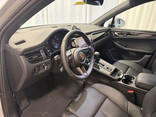 Chalk 2026 Porsche Macan Macan