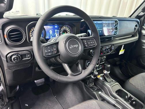 Granite Crystal Metallic Clearcoat 2026 Jeep Gladiator Mojave 4x4