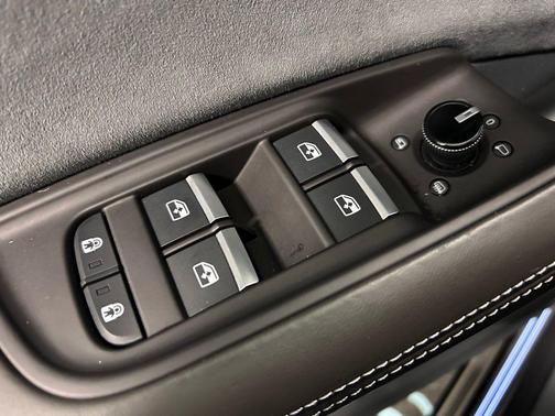 Vicuna Beige Metallic 2022 Audi Q8 55 Prestige