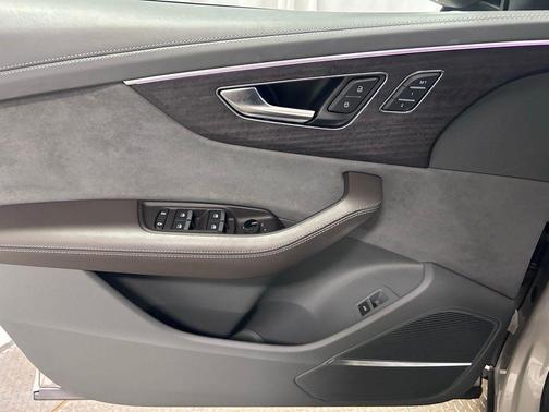 Vicuna Beige Metallic 2022 Audi Q8 55 Prestige