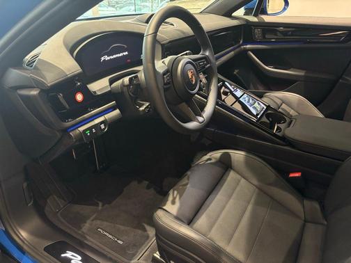 Lugano Blue 2026 Porsche Panamera
