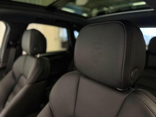 Dolomite Silver Metallic 2026 Porsche Macan T