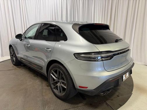 Dolomite Silver Metallic 2026 Porsche Macan T