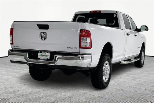 2022 RAM 2500 Tradesman Crew Cab 4x4 8' Box