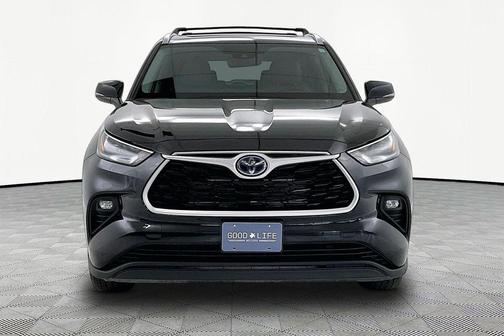 Midnight Black Metallic 2021 Toyota Highlander Hybrid XLE