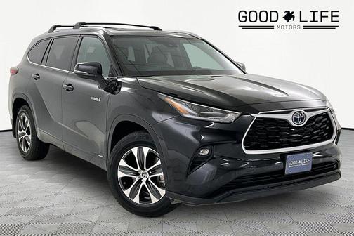 Midnight Black Metallic 2021 Toyota Highlander Hybrid XLE