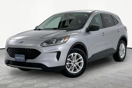 Silver Metallic 2022 Ford Escape SE