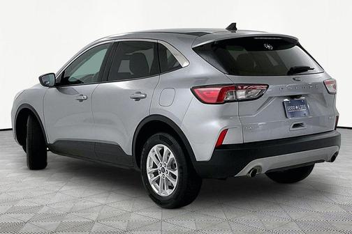 Silver Metallic 2022 Ford Escape SE