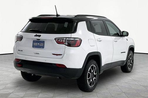 Bright White Clearcoat 2025 Jeep Compass Trailhawk