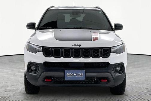 Bright White Clearcoat 2025 Jeep Compass Trailhawk