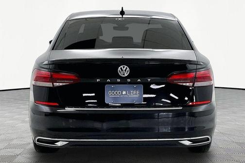 Deep Black Pearl 2021 Volkswagen Passat 2.0T SE