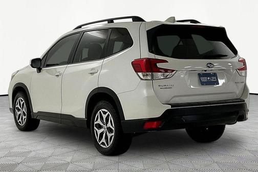 Crystal White Pearl 2021 Subaru Forester Premium