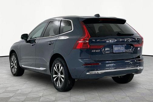 2022 Volvo XC60 Recharge Plug-In Hybrid T8 Inscription Expression